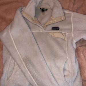Small white fleece Patagonia